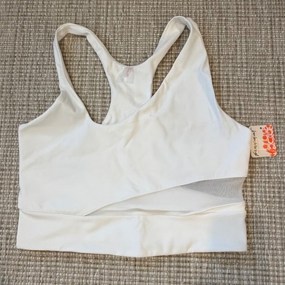 FREE PEOPLE MOVEMENT BNWT White Trophy Life Tank - Size M - Picture 1 of 6